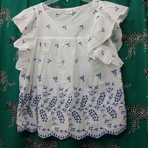 Gap embroidered eyelet top new without tags